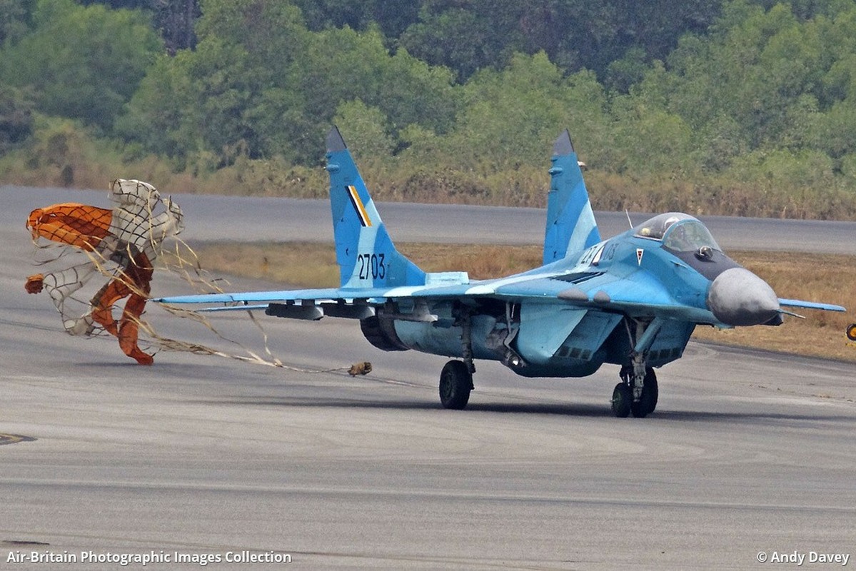 Dang gom suc manh tiem kich MiG-29 Myanmar sau nang cap-Hinh-11