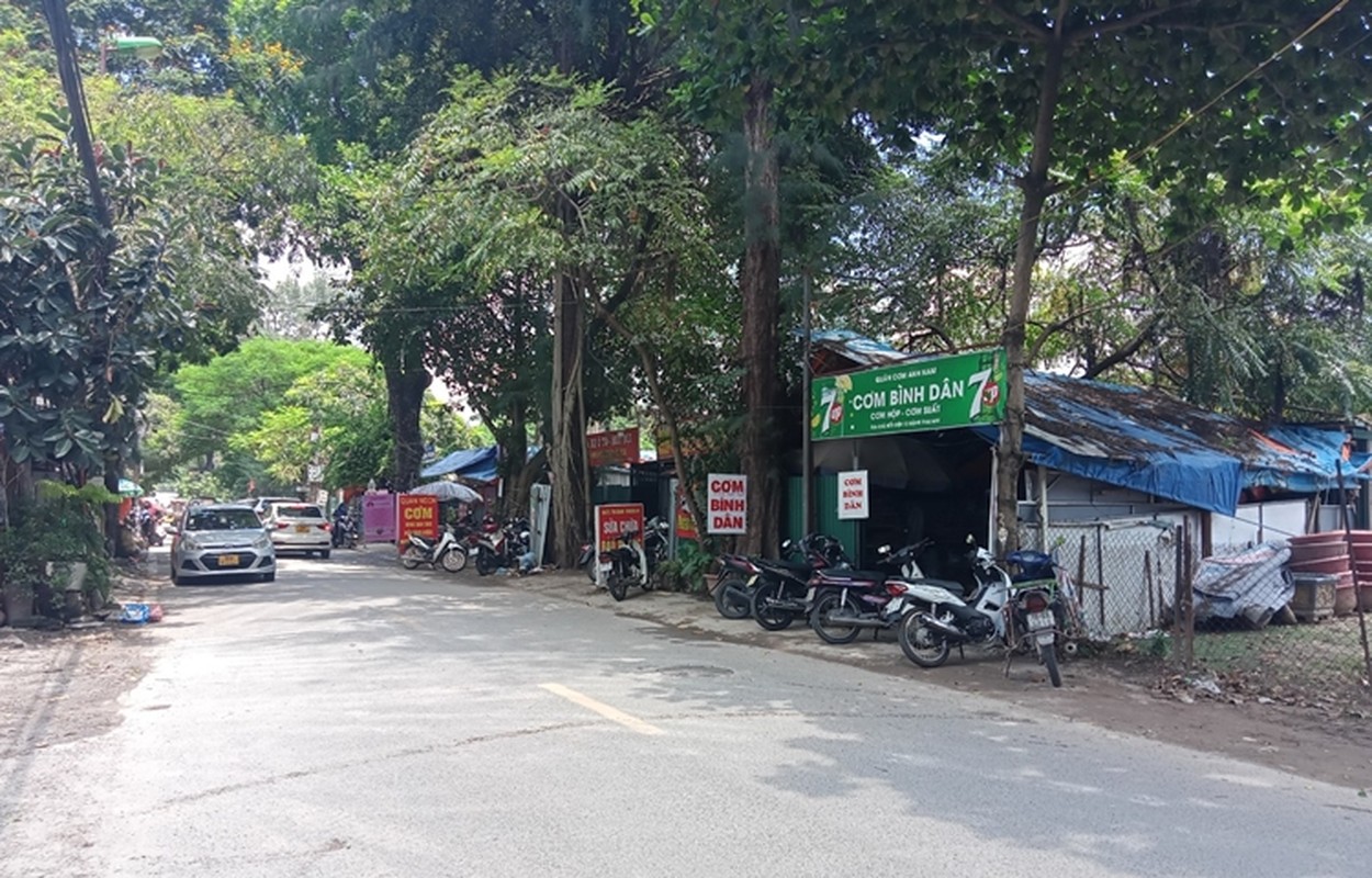 “Mục sở thị” loạt công trình gây nhếch nhác quy hoạch chung ở phường Quảng An - Hình 9 “Muc so thi” loat cong trinh gay nhech nhac quy hoach chung o phuong Quang An-Hinh-9