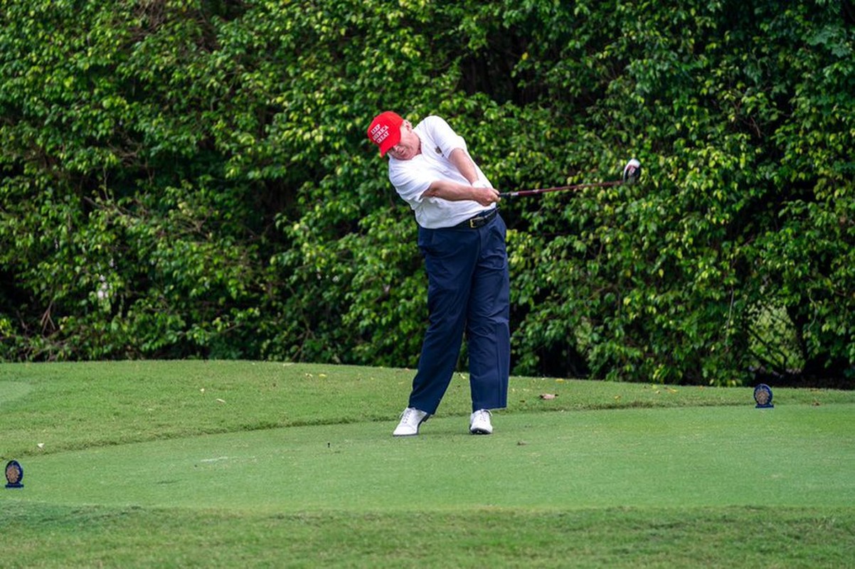 Bi mat khien Tong thong Trump tro thanh “tay golf gioi nhat gioi sieu giau”-Hinh-8