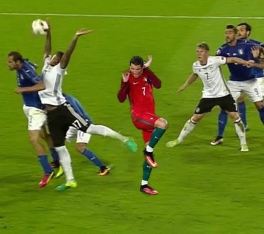 Jerome Boateng va loat anh che Euro 2016 day hai huoc-Hinh-7