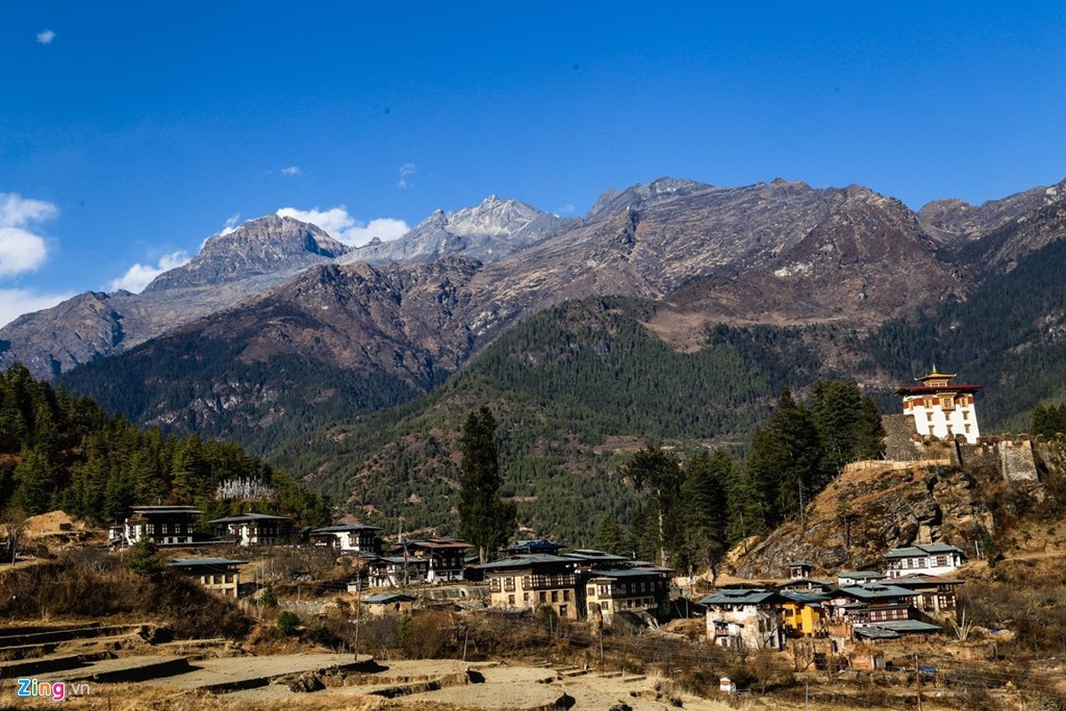 Hang ho' tren vach da cao hon 3.000 m o Bhutan-Hinh-2