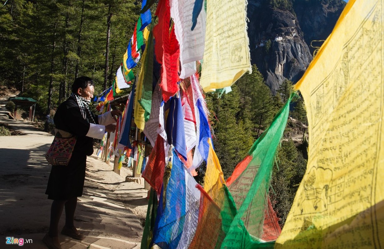 Hang ho' tren vach da cao hon 3.000 m o Bhutan-Hinh-9