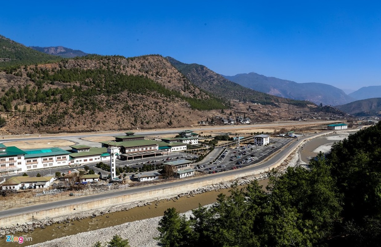 Hang ho' tren vach da cao hon 3.000 m o Bhutan