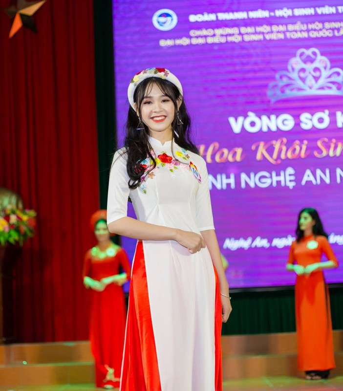 Nu sinh DH Vinh dang quang “Hoa khoi sinh vien” xu Nghe-Hinh-2