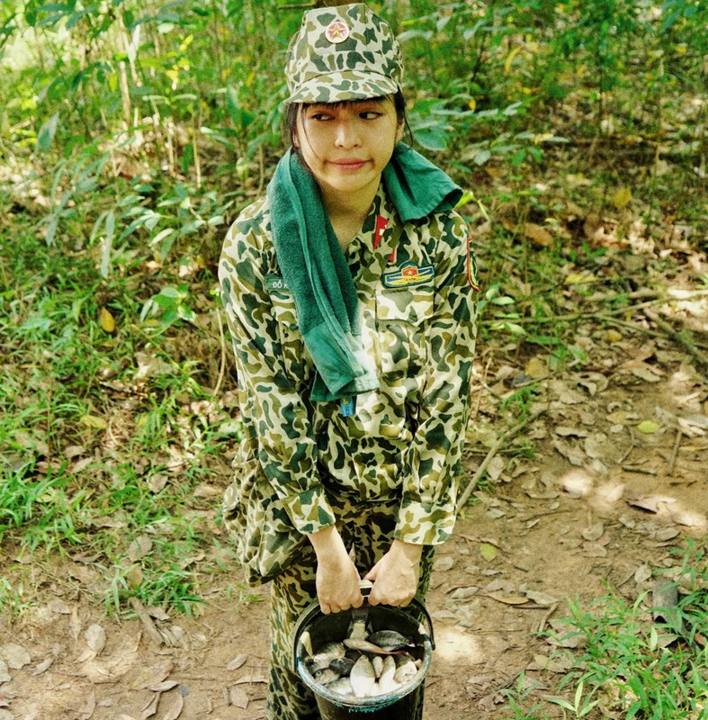 Dien co phuc Viet Nam, hot girl Mat Biec mo thanh Hoang hau-Hinh-9