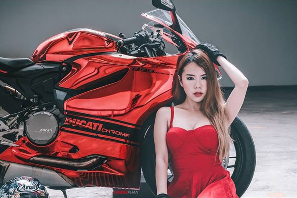 Ngam hot girl “nai cung” moto the thao Ducati 899 Panigale-Hinh-3