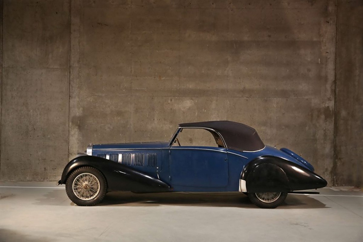 Dan sieu xe Bugatti co gia trieu do bo xo trong nha kho-Hinh-2