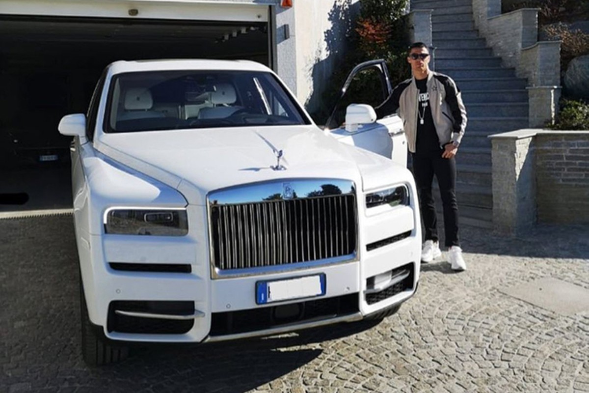 Cristiano Ronaldo khoe SUV sieu sang Rolls-Royce Cullinan moi