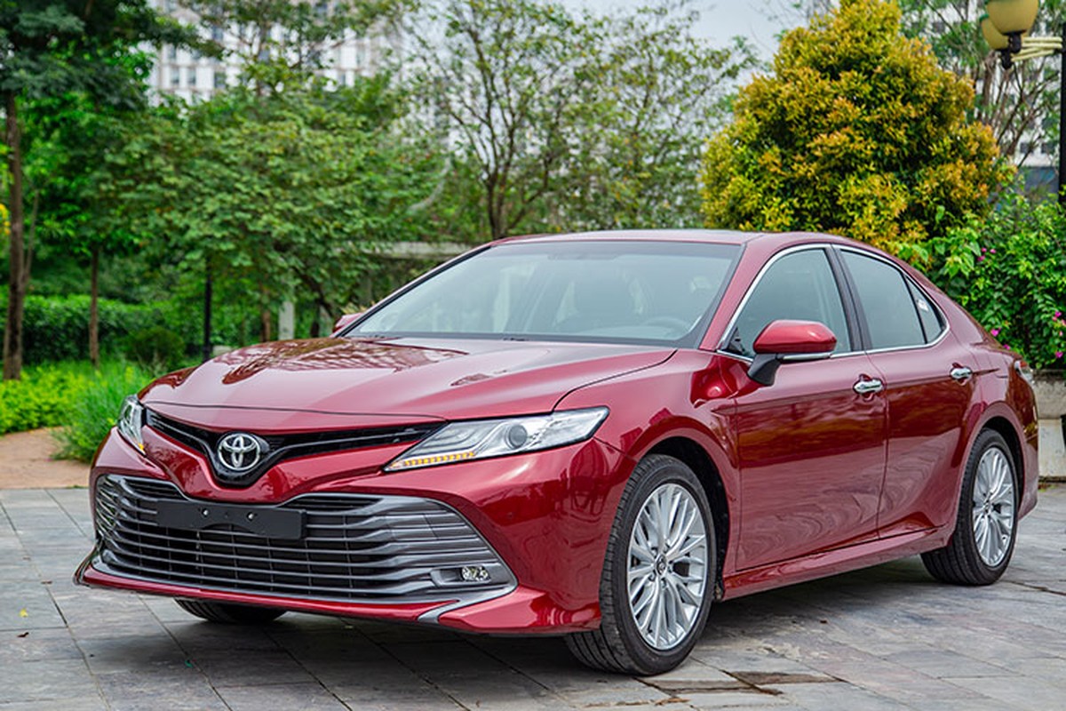 Toyota Camry 2019 tai VN dung dong co, hop so cu?