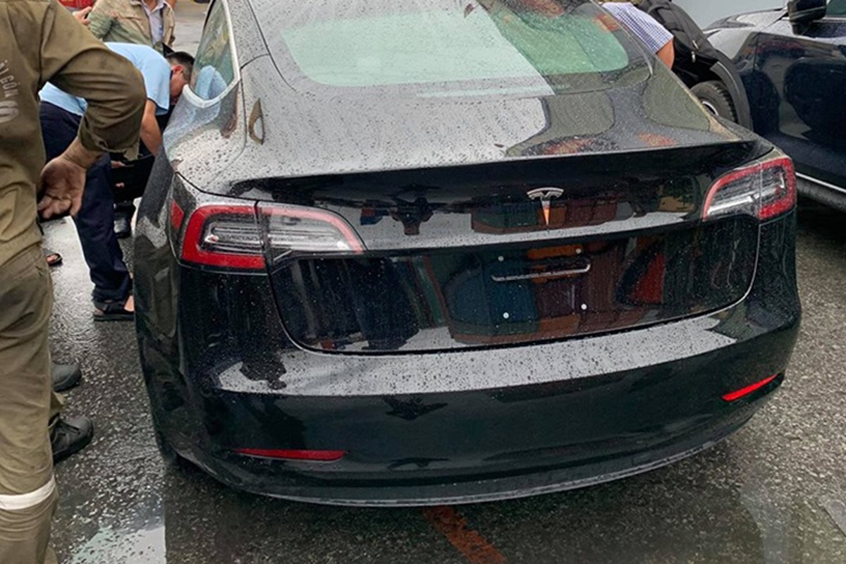Xe oto dien Tesla Model 3 dau tien cap ben Viet Nam-Hinh-3