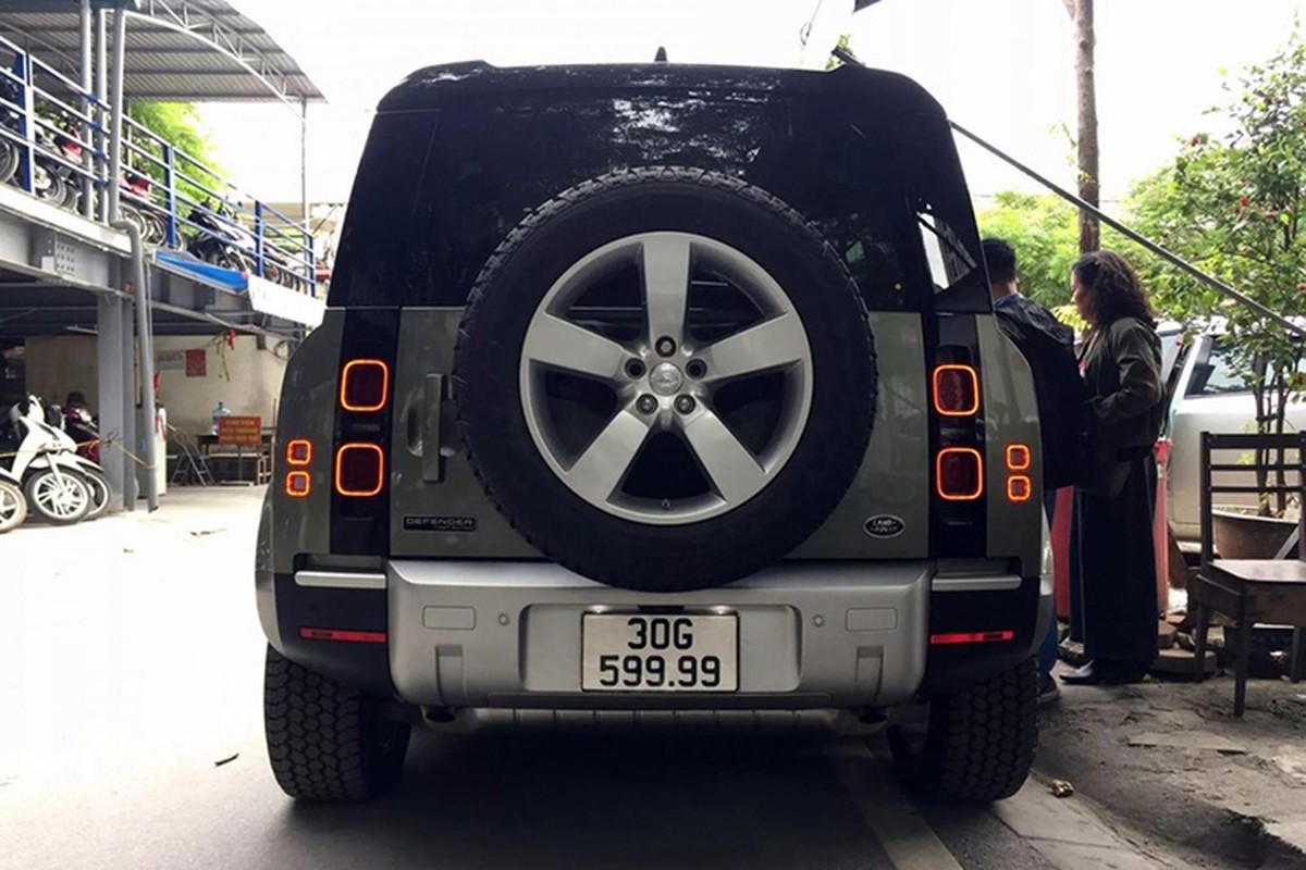 Land Rover Defender hon 5,3 ty, trung bien tu quy 9 o Ha Noi-Hinh-4