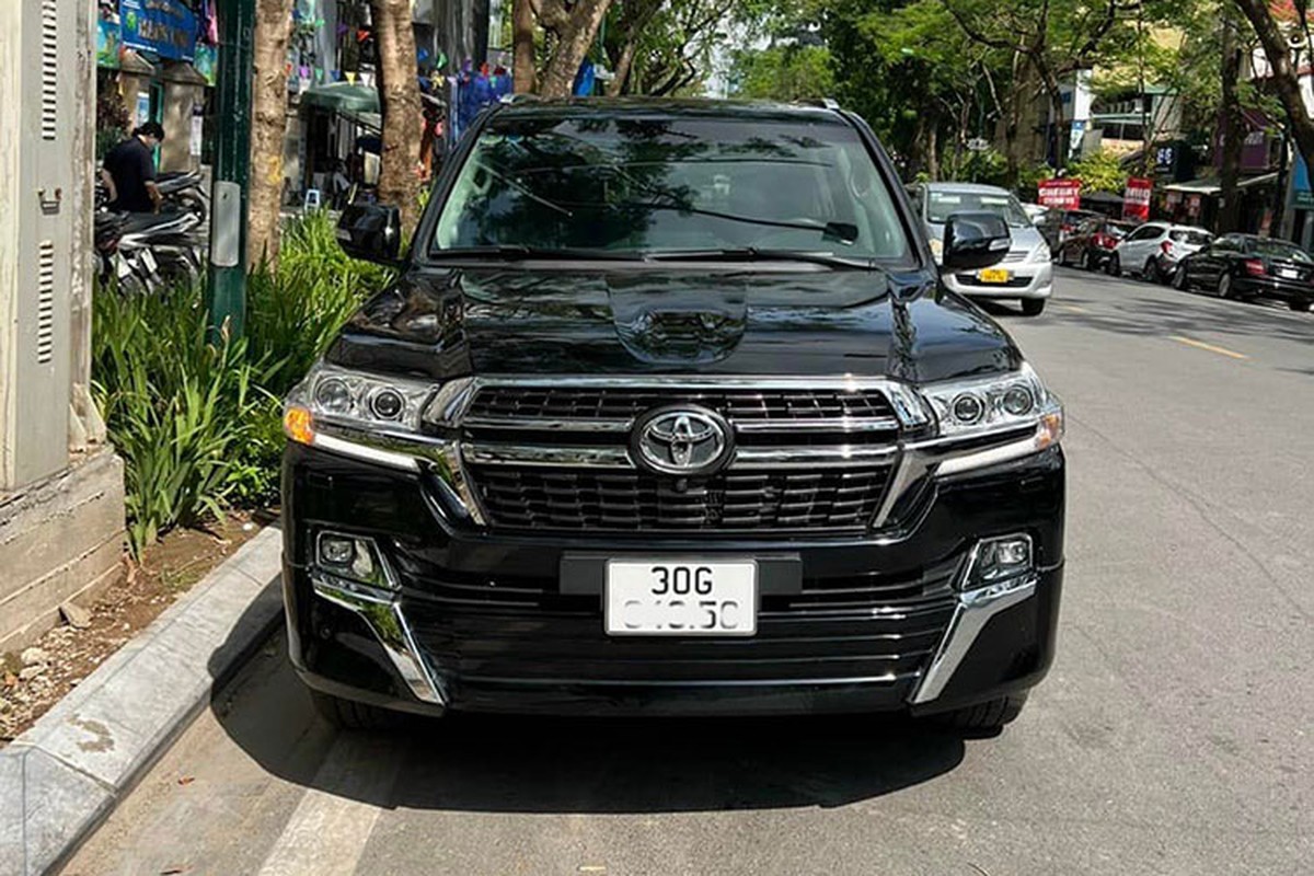 Cận cảnh Toyota Land Cruiser 2021 cũ hơn 5 tỷ đồng ở Hà Nội - Hình 10 Can canh Toyota Land Cruiser 2021 cu hon 5 ty dong o Ha Noi-Hinh-10