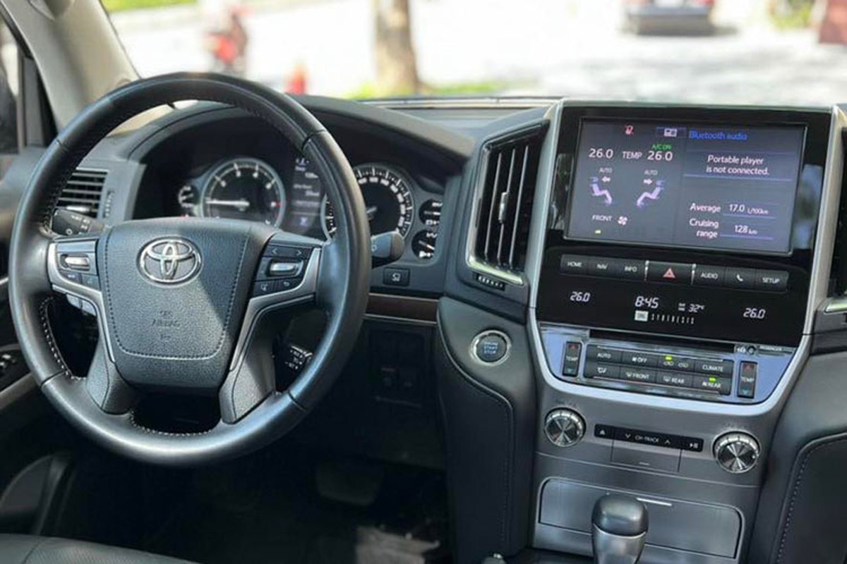 Cận cảnh Toyota Land Cruiser 2021 cũ hơn 5 tỷ đồng ở Hà Nội - Hình 6 Can canh Toyota Land Cruiser 2021 cu hon 5 ty dong o Ha Noi-Hinh-6