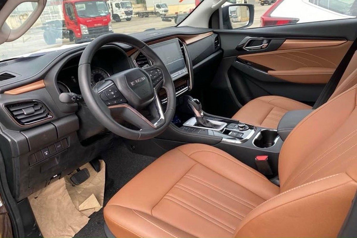 Vừa ra mắt Việt Nam, Isuzu mu-X 2022 "đại hạ giá" tới 55 triệu đồng - Hình 2 Vua ra mat Viet Nam, Isuzu mu-X 2022