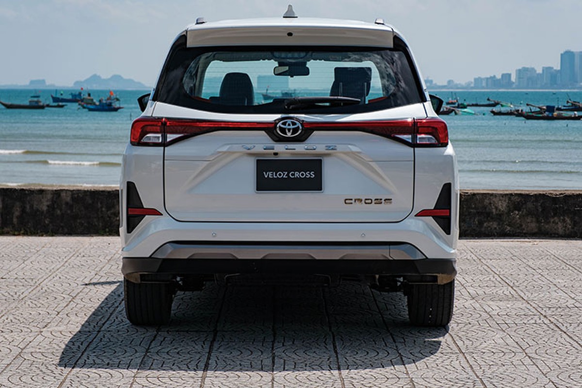 Mitsubishi Xpander bán gần 3000 xe tại Việt Nam, "đá bay" Toyota Veloz - Hình 4 Mitsubishi Xpander ban gan 3000 xe tai Viet Nam,