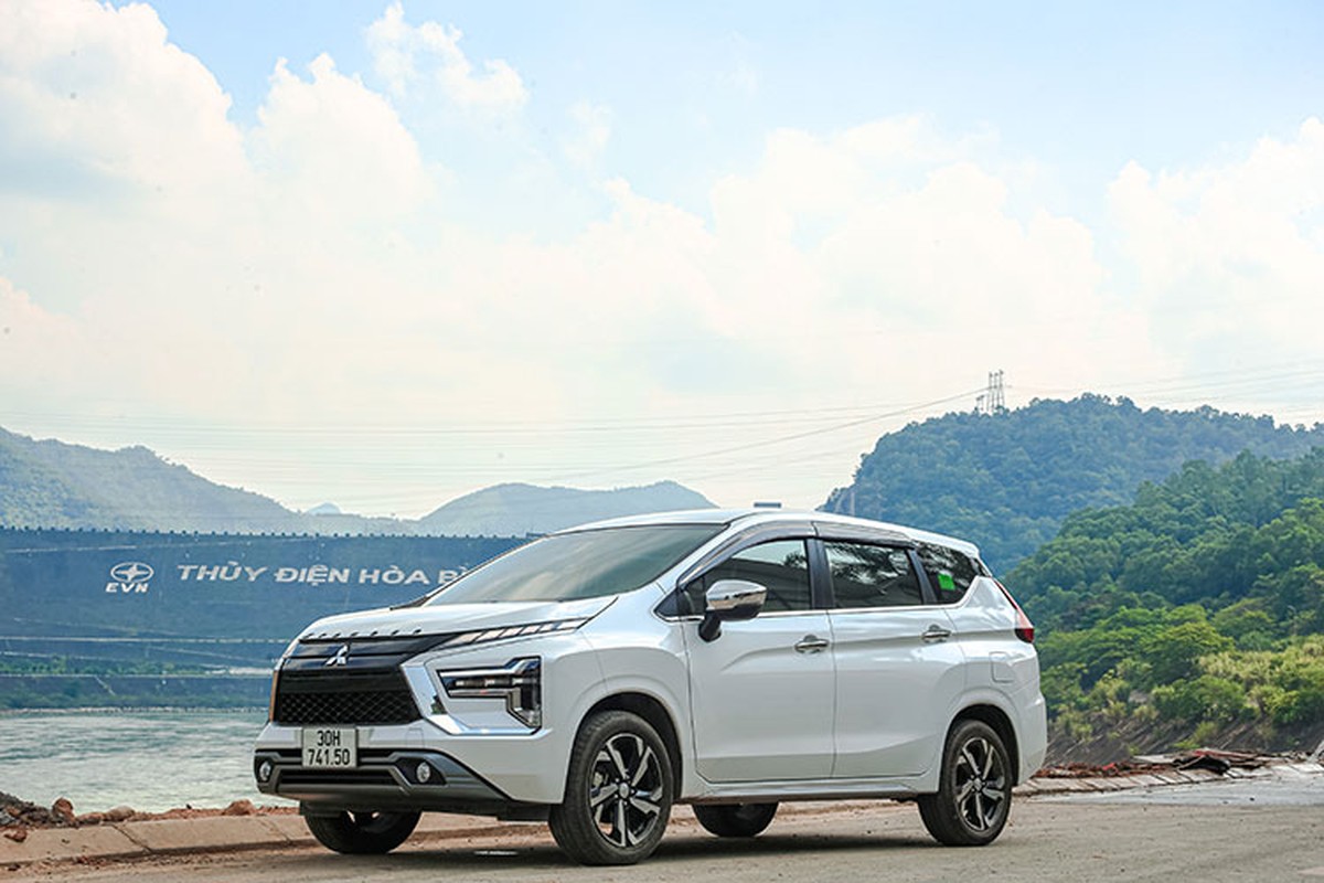 Mitsubishi Xpander bán gần 3000 xe tại Việt Nam, "đá bay" Toyota Veloz Mitsubishi Xpander ban gan 3000 xe tai Viet Nam,