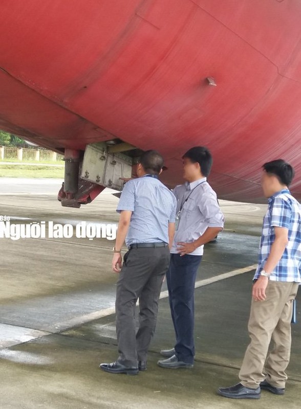 Bat ngo ben trong may bay Boeing bo roi 10 nam o Noi Bai-Hinh-2