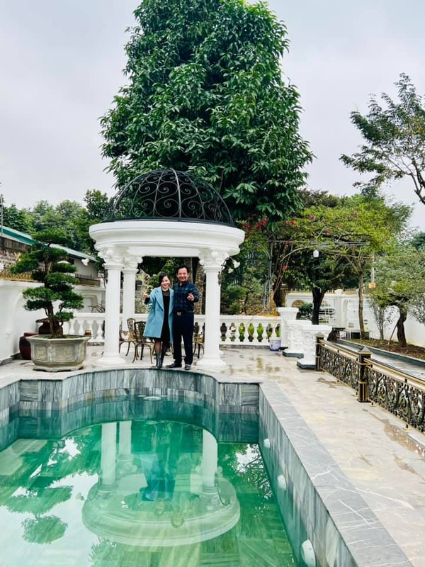 Choáng ngợp biệt thự mới hoành tráng của nghệ sĩ Quang Tèo - Hình 4 Choang ngop biet thu moi hoanh trang cua nghe si Quang Teo-Hinh-4