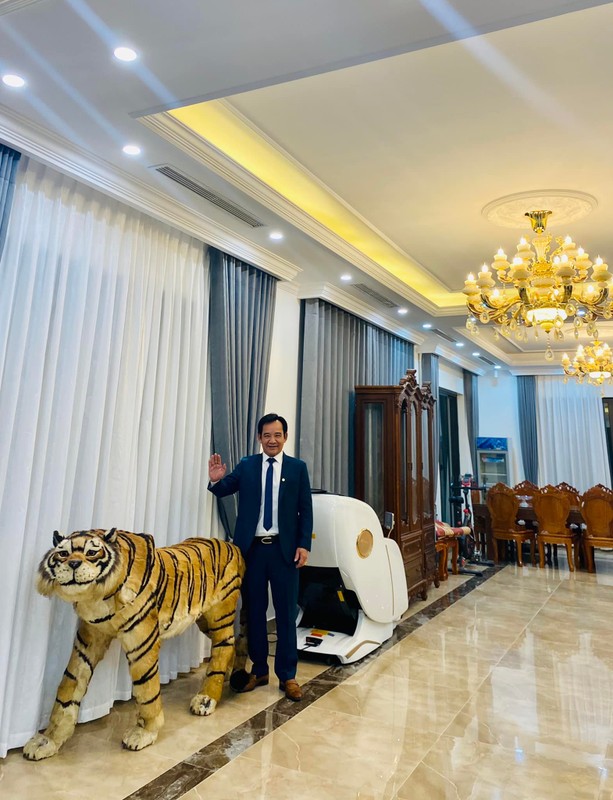 Choáng ngợp biệt thự mới hoành tráng của nghệ sĩ Quang Tèo - Hình 7 Choang ngop biet thu moi hoanh trang cua nghe si Quang Teo-Hinh-7