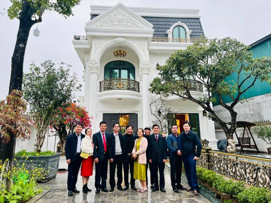 Choáng ngợp biệt thự mới hoành tráng của nghệ sĩ Quang Tèo Choang ngop biet thu moi hoanh trang cua nghe si Quang Teo