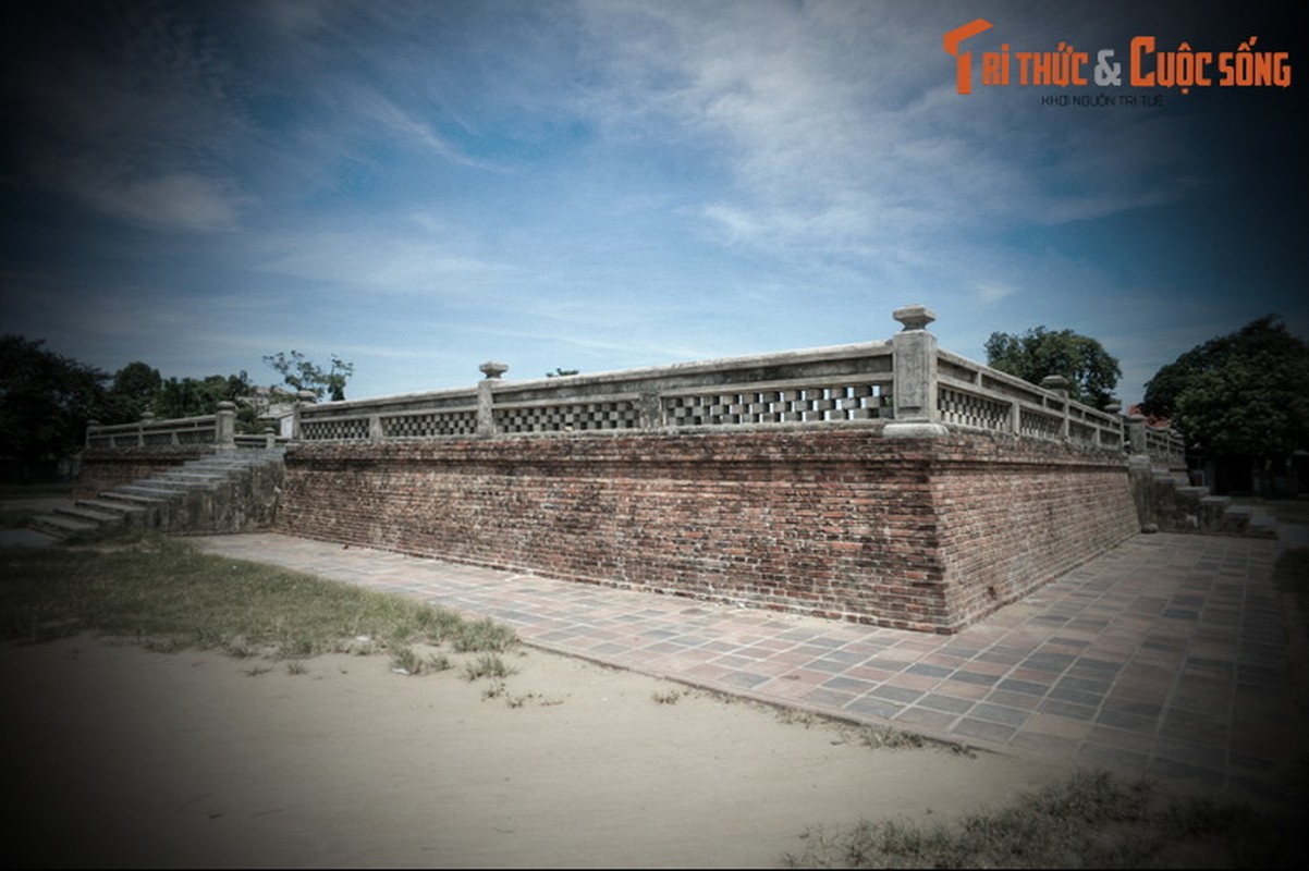 Bí mật tâm linh của đàn tế cổ quy tụ đất đai của cả nước Việt Bi mat tam linh cua dan te co quy tu dat dai cua ca nuoc Viet