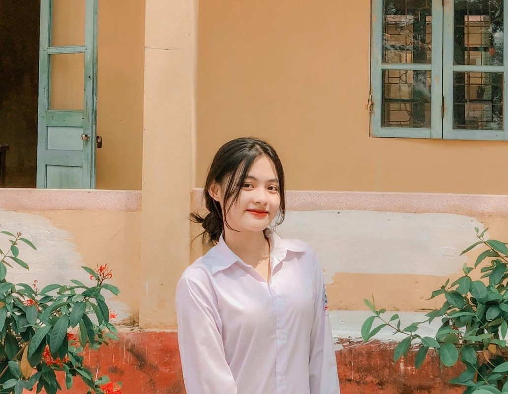 Profile “xin xo” cua hot girl 2K3 khoe dang ben trong truong-Hinh-2