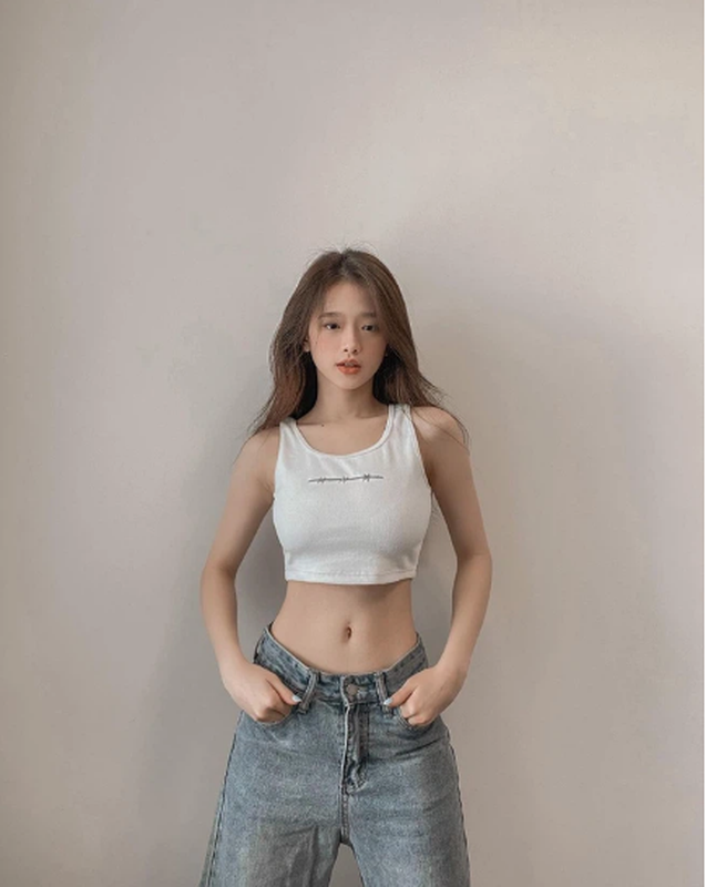 Lo chan dai qua dang, hot girl Linh Ka khien fan khiep via-Hinh-6