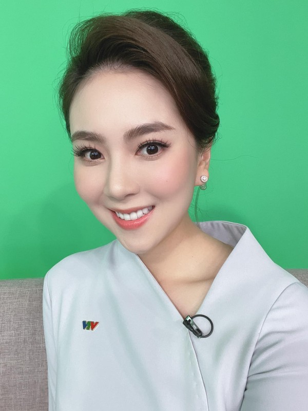 Dep nhu “tac tuong“, “MC dep nhat VTV” duoc dong nghiep khen het loi-Hinh-3