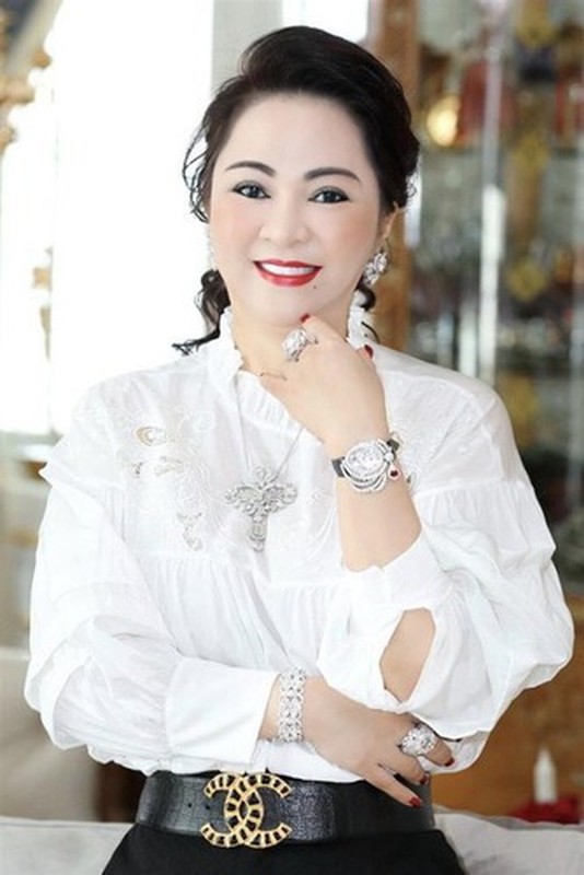 Lo khoanh khac ba Phuong Hang nhay cuc sung tai nha rieng-Hinh-2