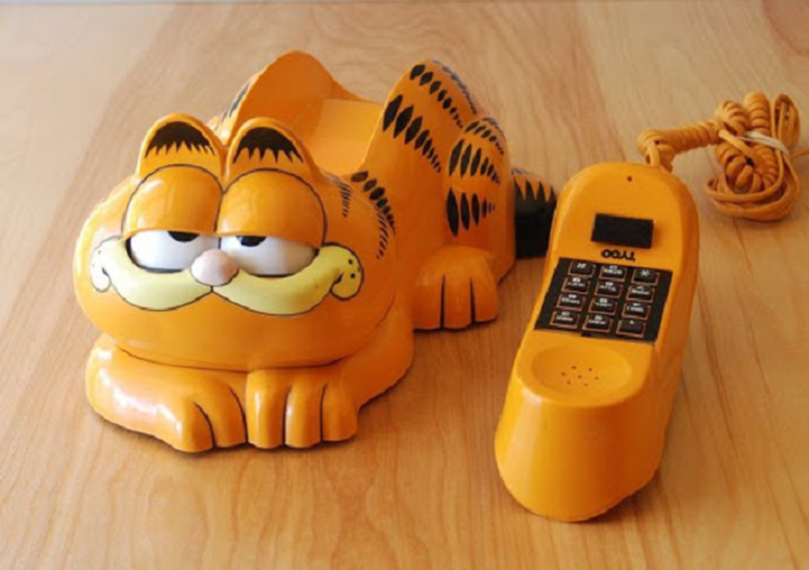 Huyen thoai meo Garfield va bi an nhung xac dien thoai ben bo bien-Hinh-12