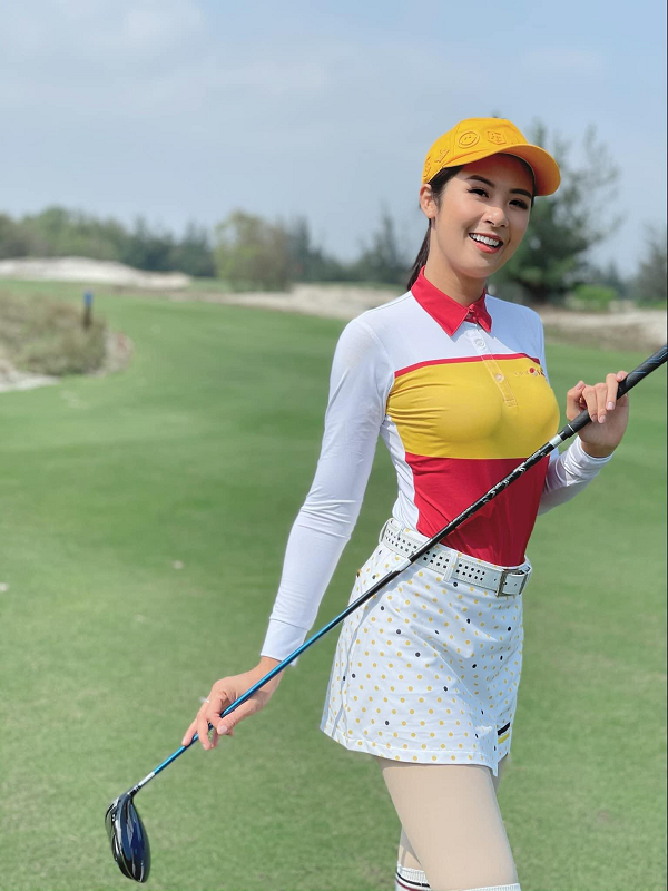 Golfer Ngoc Han van dep rang ngoi trong trang phuc khoe khoan-Hinh-6