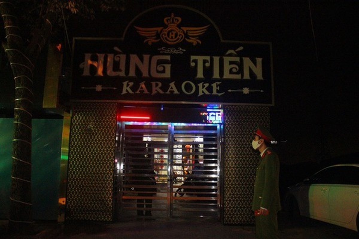 Bar, karaoke Ha Noi, Hai Phong...“diec khong so sung” mo cua mua dich-Hinh-7