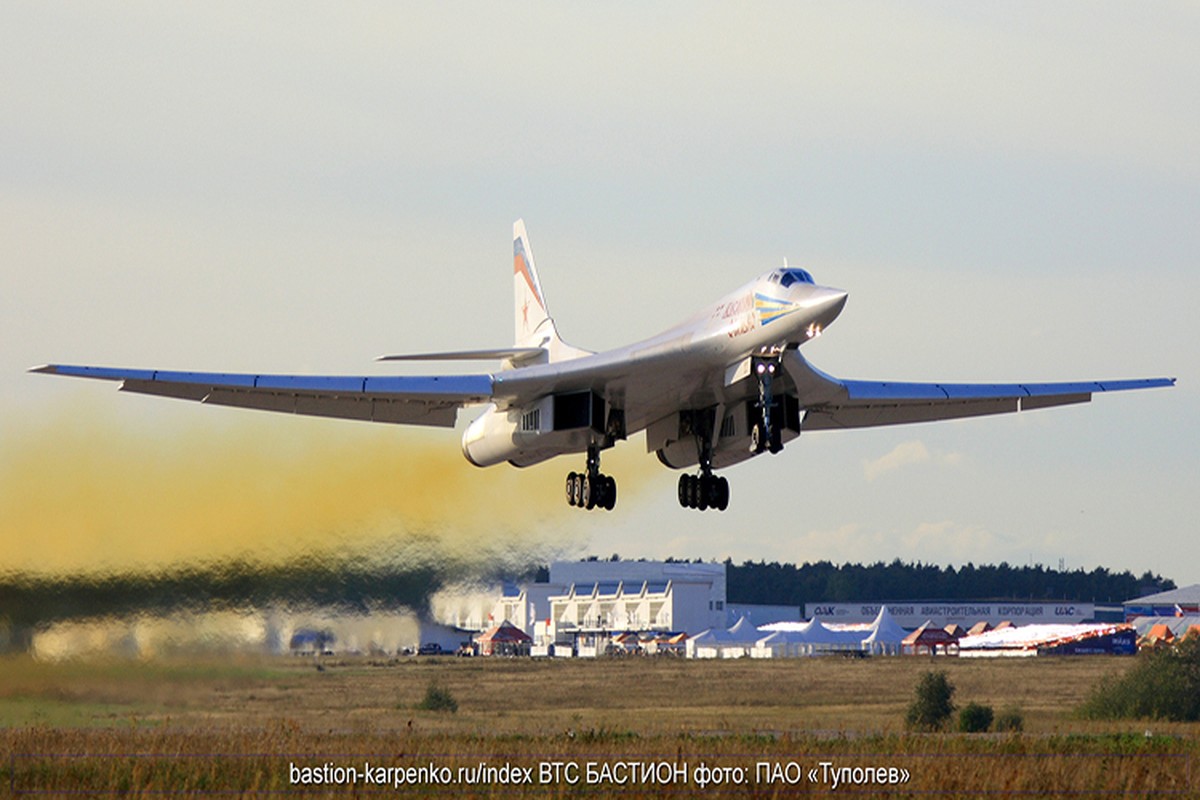 Lo dien nguyen mau Tu-160M2 dau tien, Khong quan Nga da tro lai-Hinh-11