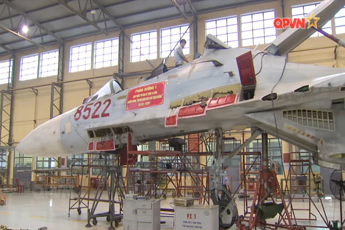 Ben trong noi “hoi sinh” may bay tiem kich Su-27 cua VN-Hinh-4