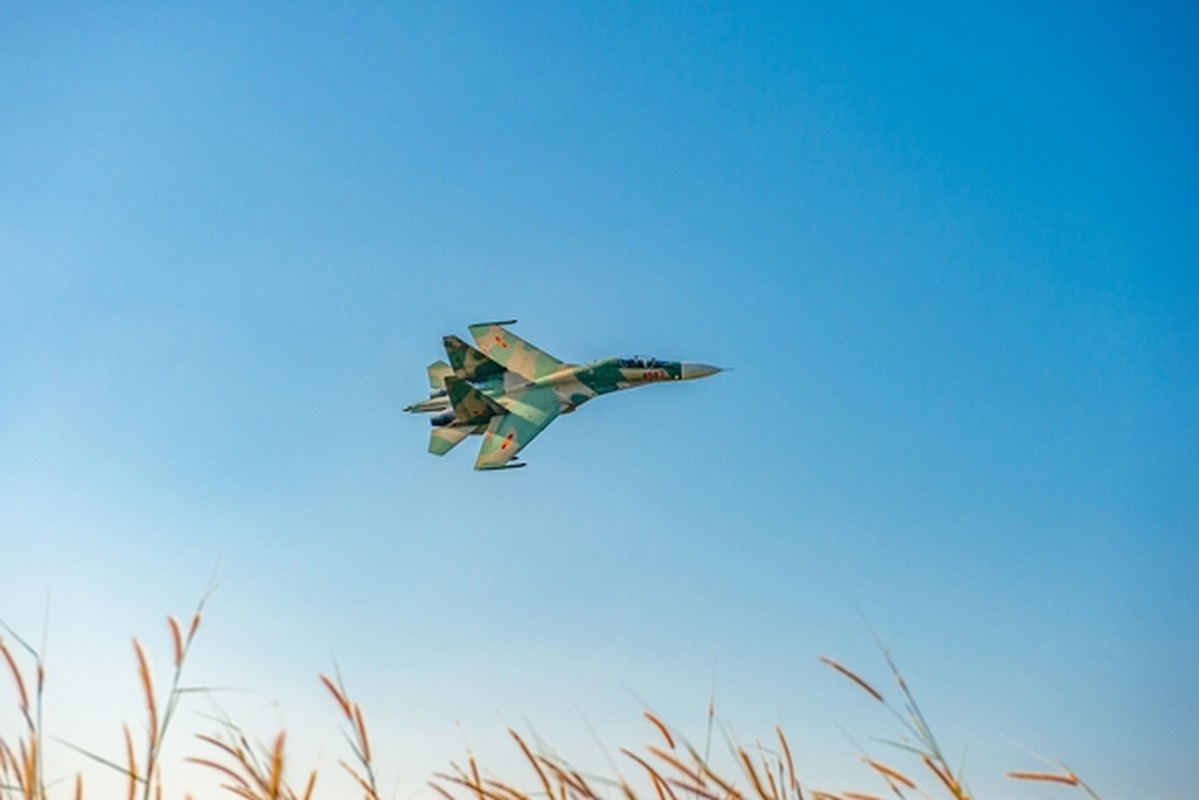 Hinh anh hiem tiem kich Su-30MK2 cua Viet Nam vuot buc tuong am thanh-Hinh-7