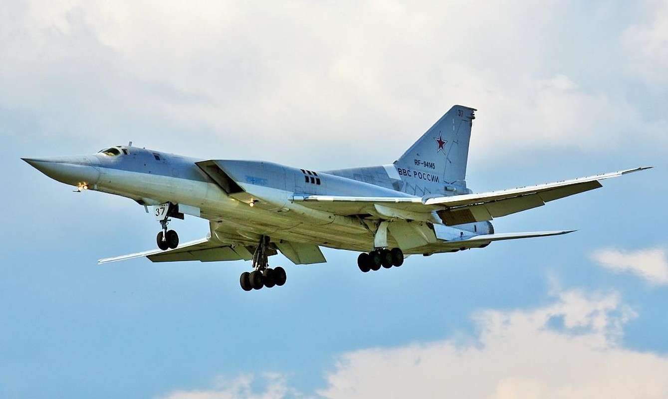 He thong cuu tro khan cap bat ngo khien 3 phi cong Tu-22M3 Nga vong mang-Hinh-7