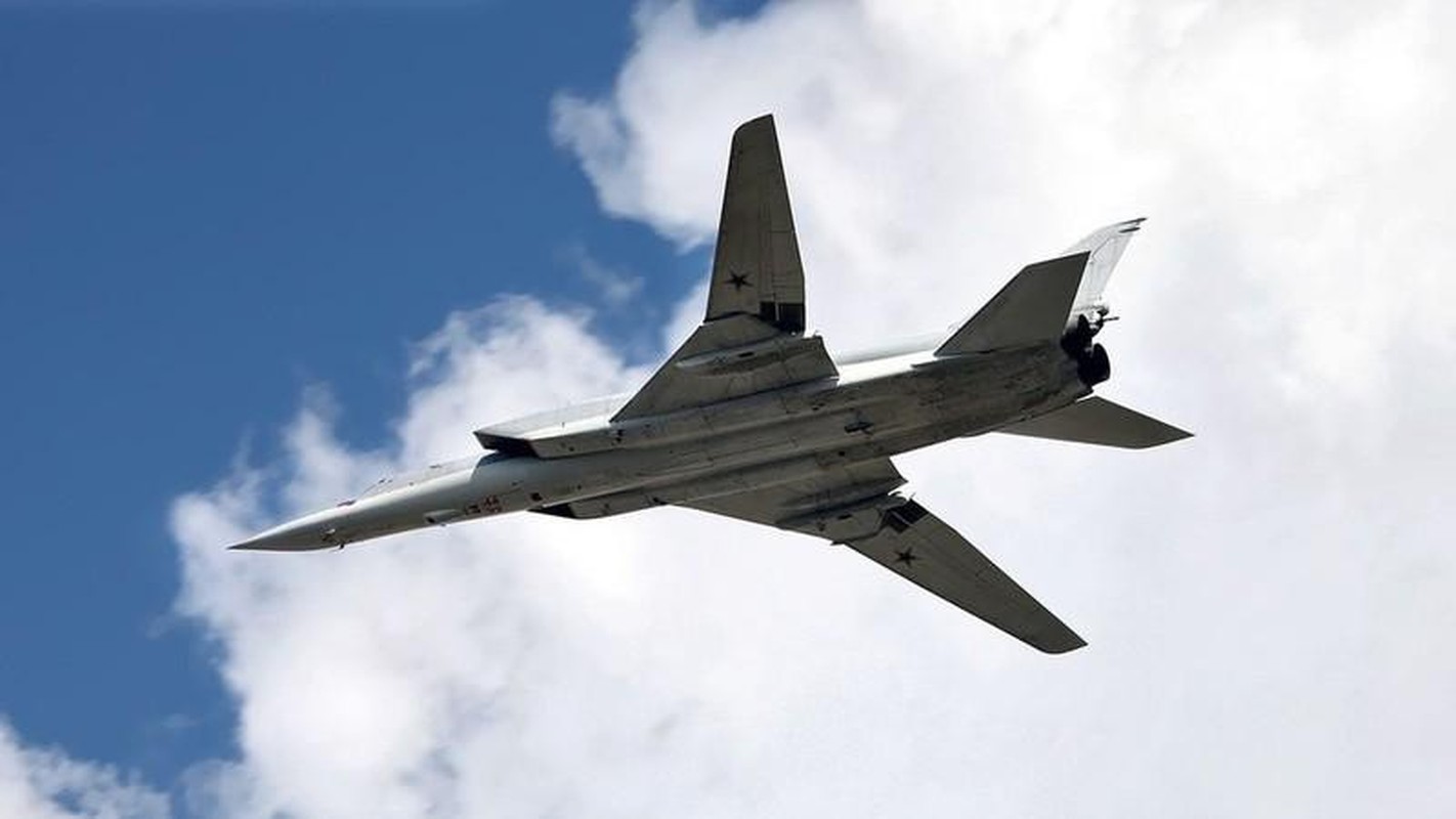 He thong cuu tro khan cap bat ngo khien 3 phi cong Tu-22M3 Nga vong mang-Hinh-8