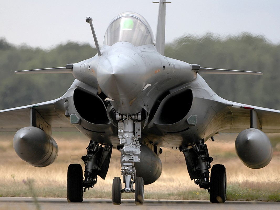 Biet Ukraine khong mua duoc F-35, Phap tranh thu chao hang Rafale-Hinh-2