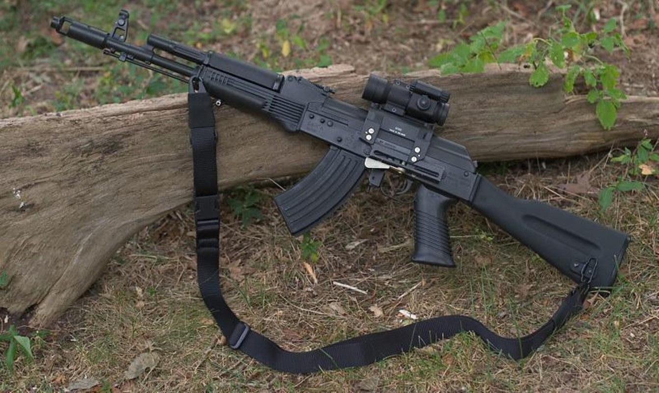 Ly khai Ukraine bat ngo co sung truong tan cong AK-103-Hinh-7