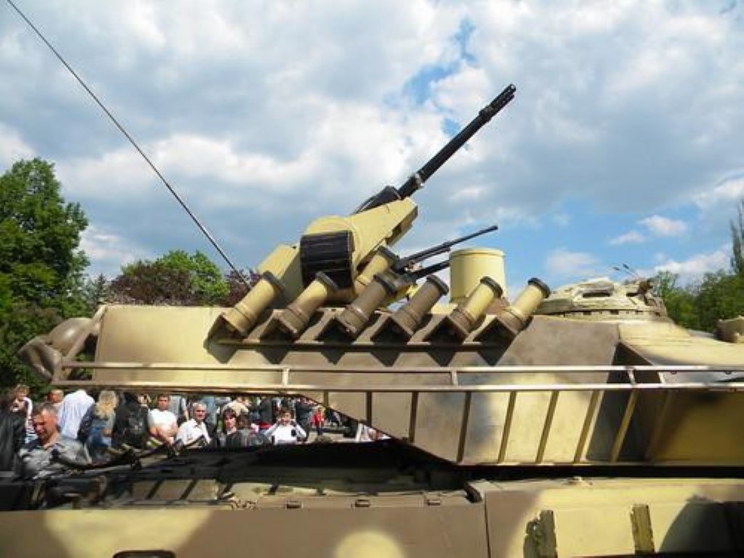 Xe tang T-64E Ukraine thanh ke huy diet nho phao tu dong 2 nong cuc manh-Hinh-8
