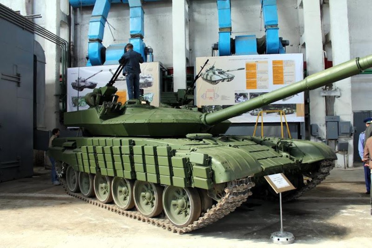 Xe tang T-64E Ukraine thanh ke huy diet nho phao tu dong 2 nong cuc manh