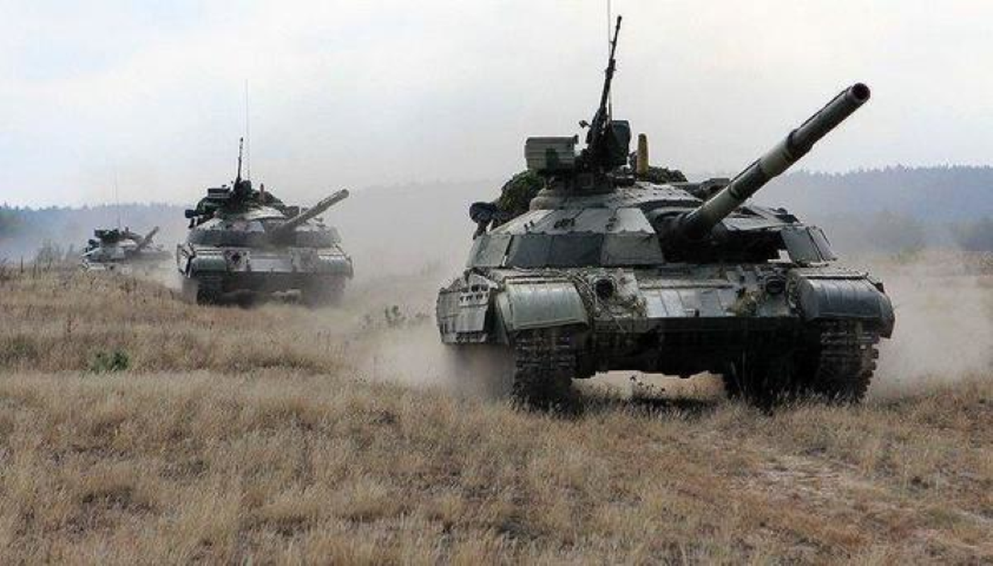 Xe tang T-64BM Bulat cua Ukraine doi dau voi T-72B3 cua phe ly khai-Hinh-4