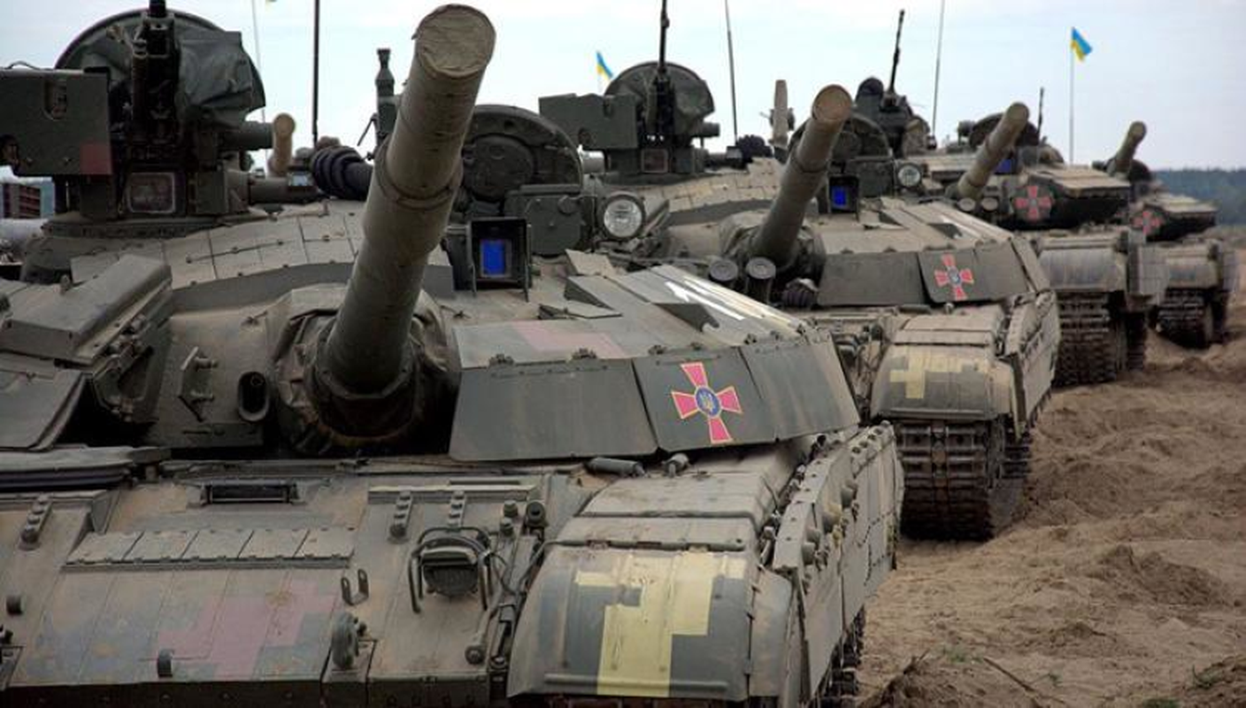 Xe tang T-64BM Bulat cua Ukraine doi dau voi T-72B3 cua phe ly khai-Hinh-6