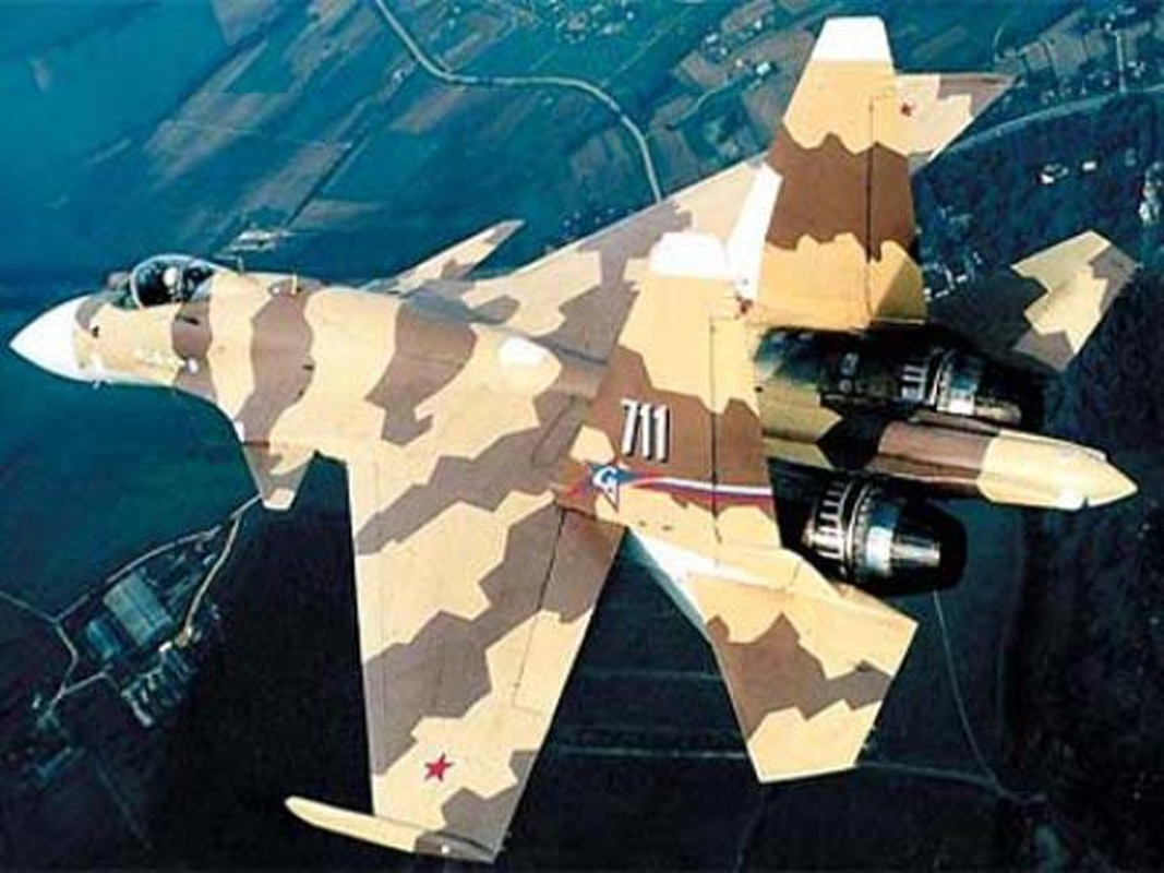 Man trinh dien kho tin cua tiem kich Su-37 mang ve cho Nga 10 ty USD-Hinh-14