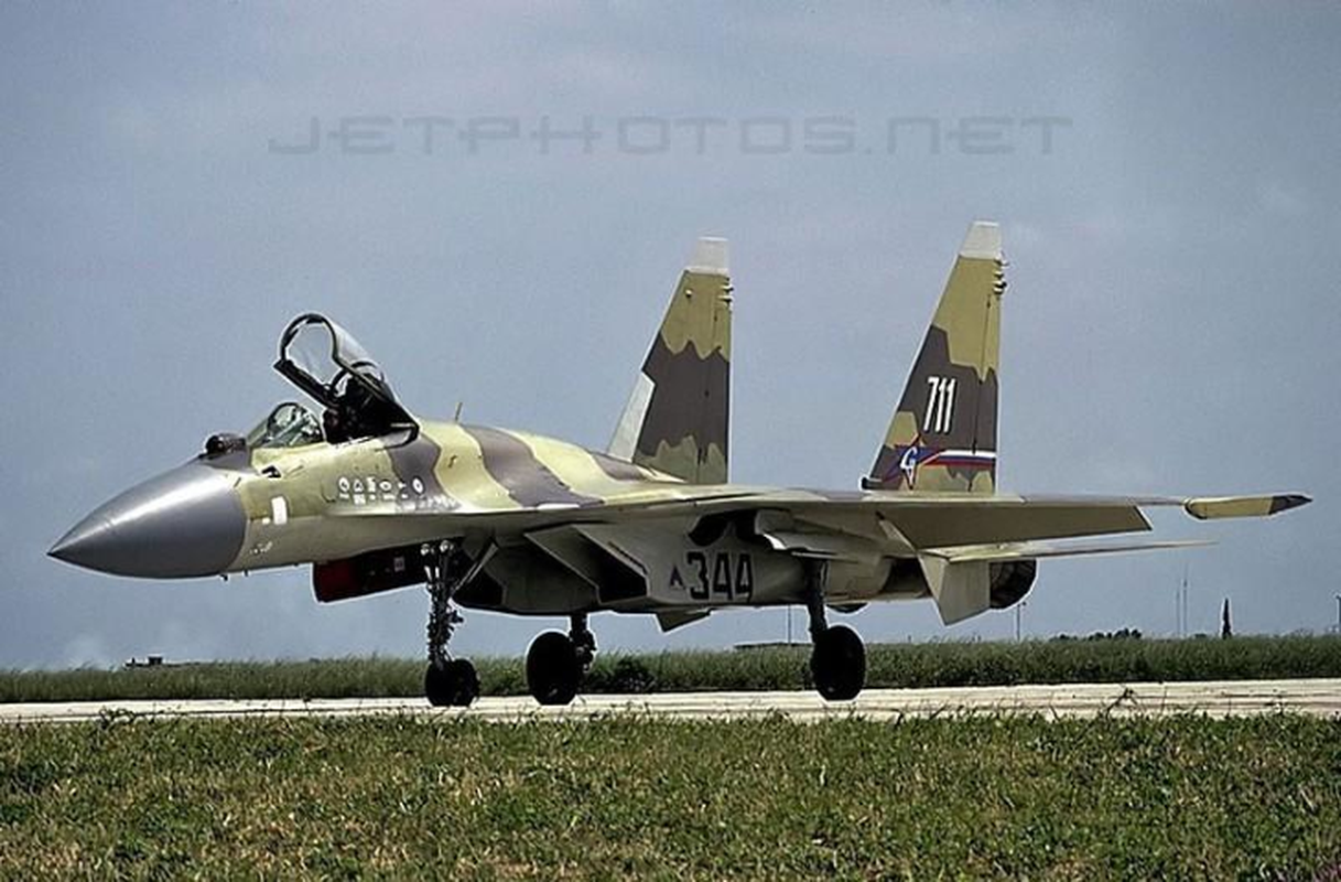 Man trinh dien kho tin cua tiem kich Su-37 mang ve cho Nga 10 ty USD-Hinh-2