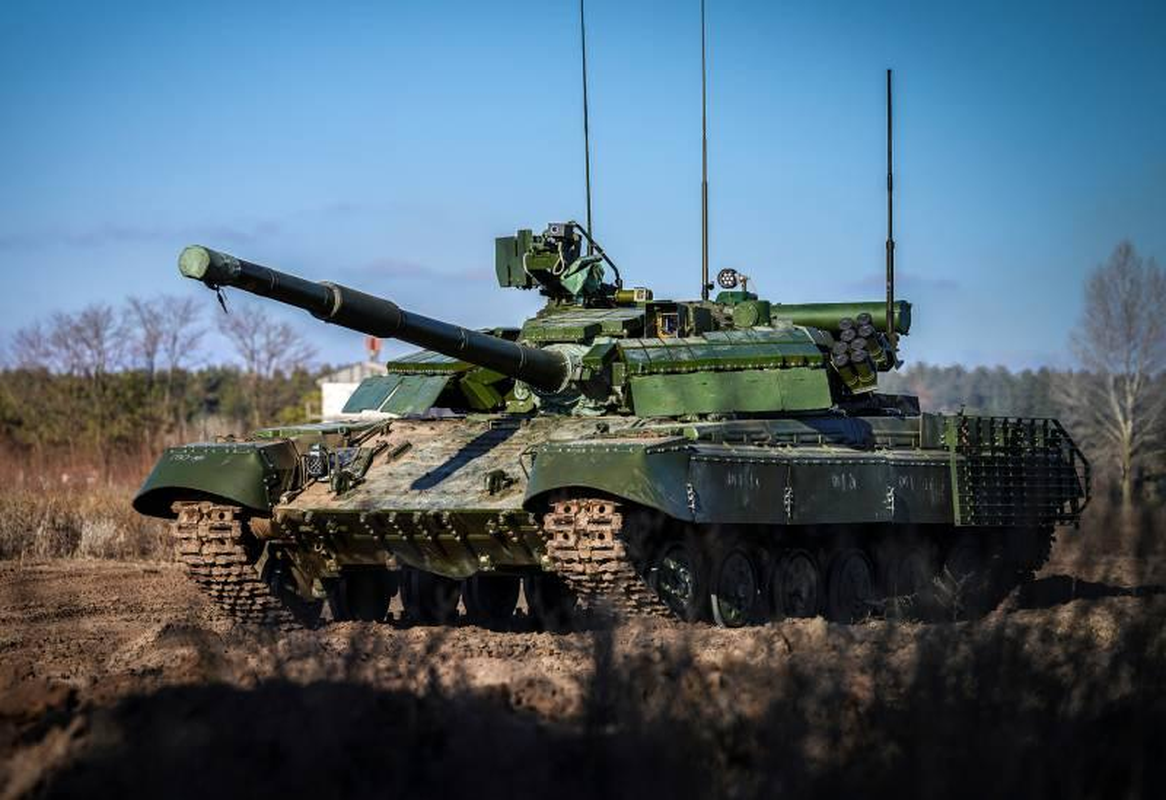Xe tang chi huy T-64BVK nang cap sau cua Ukraine vuot troi T-90K Nga?-Hinh-11