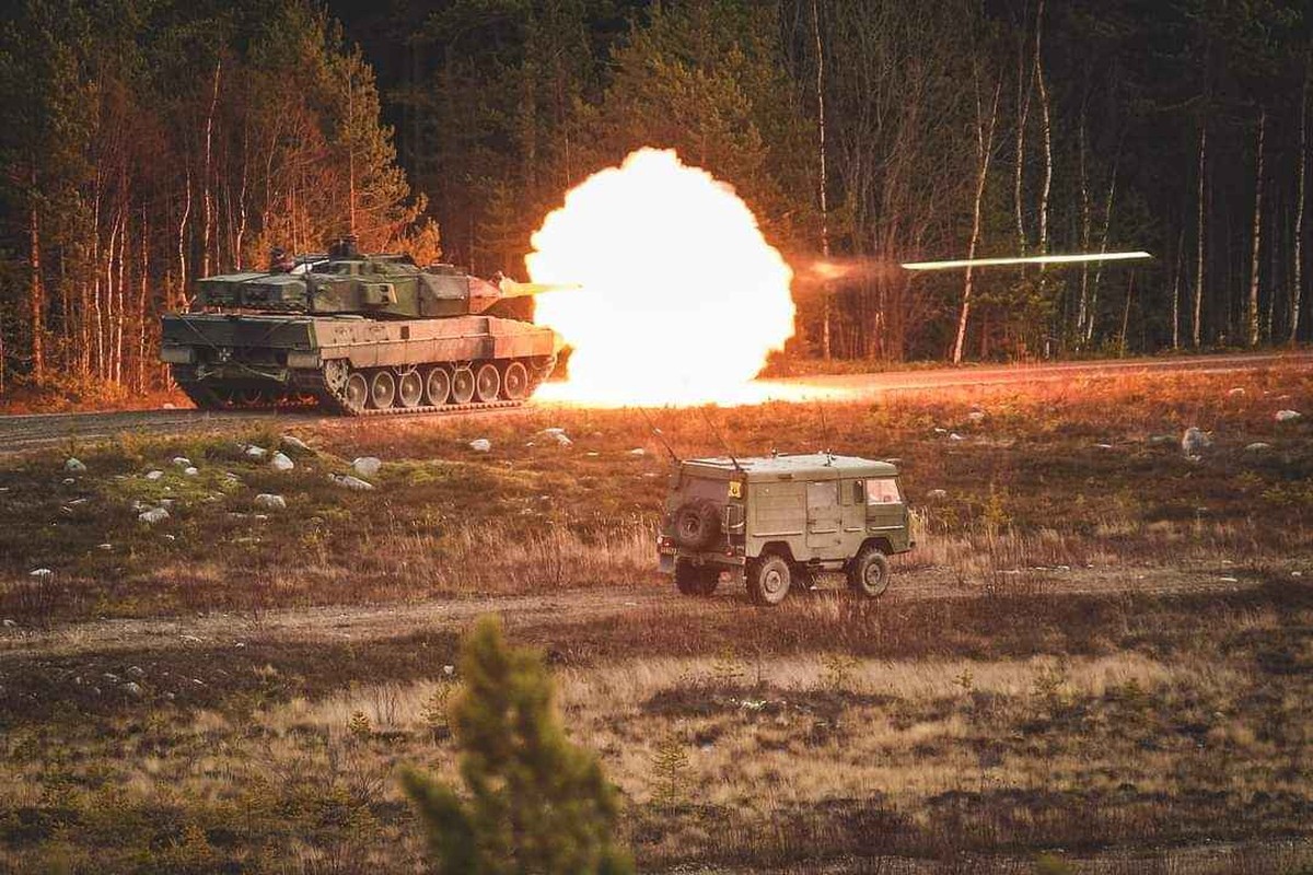 Đức sẽ viện trợ Leopard 2 cho Ukraine đối đầu xe tăng Nga - Hình 6 Duc se vien tro Leopard 2 cho Ukraine doi dau xe tang Nga-Hinh-6