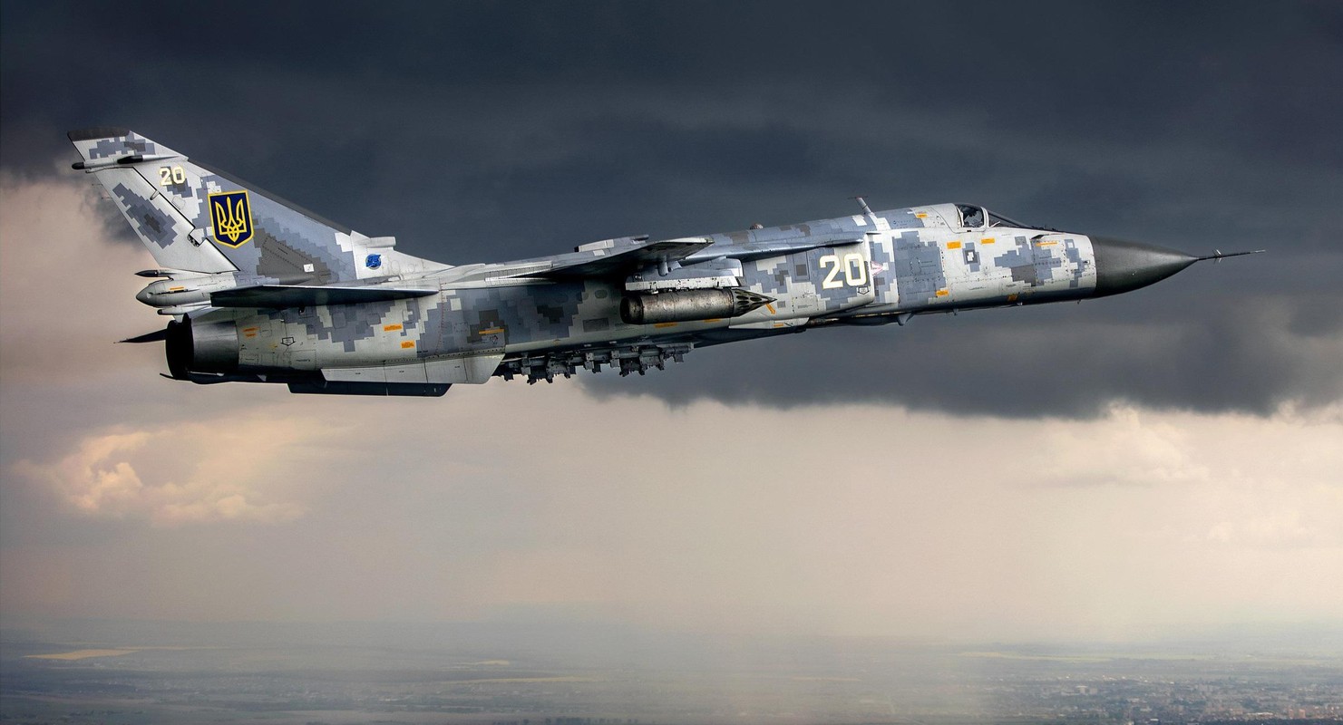 'Kiem si' Su-24 Ukraine trang bi ten lua Kh-25MP de truy tim he thong phong khong Nga?-Hinh-8