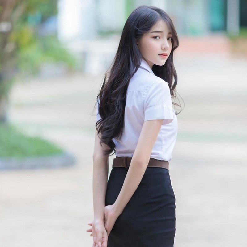 Hot girl dong phuc Thai Lan chuyen huong sang phong cach goi cam-Hinh-7