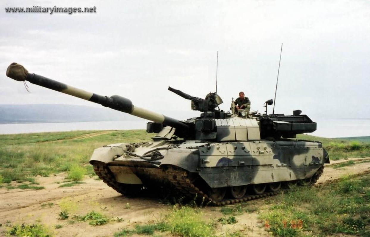 La doi phien ban xe tang T-84 mang phao 120 mm-Hinh-7